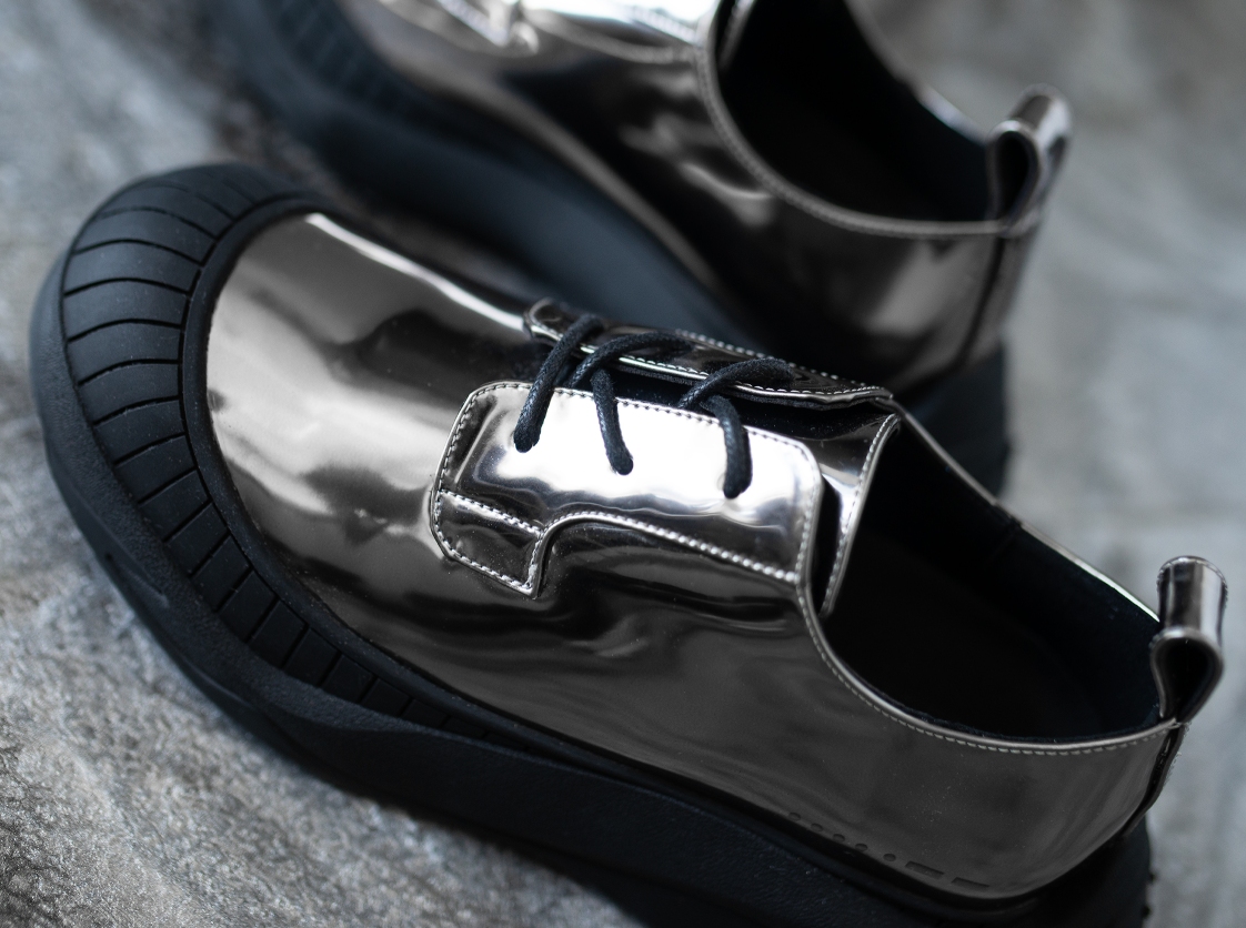 A close up picture of Hidden White Asher shoes.