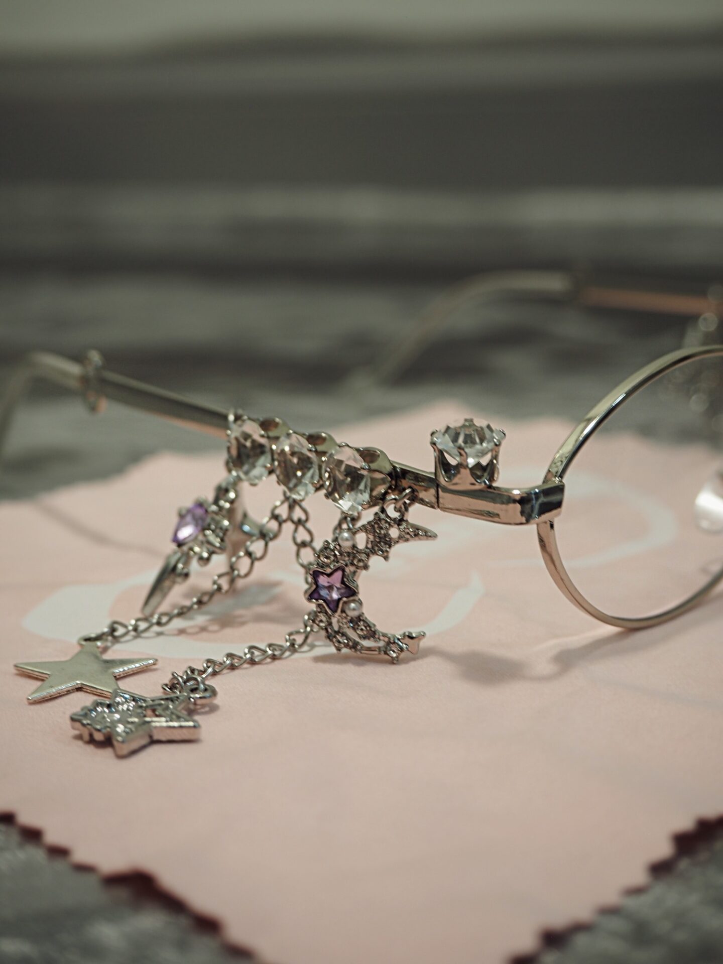 A picture of the LensAlter Fairy Glasses details. Photos by @evesaraeden.