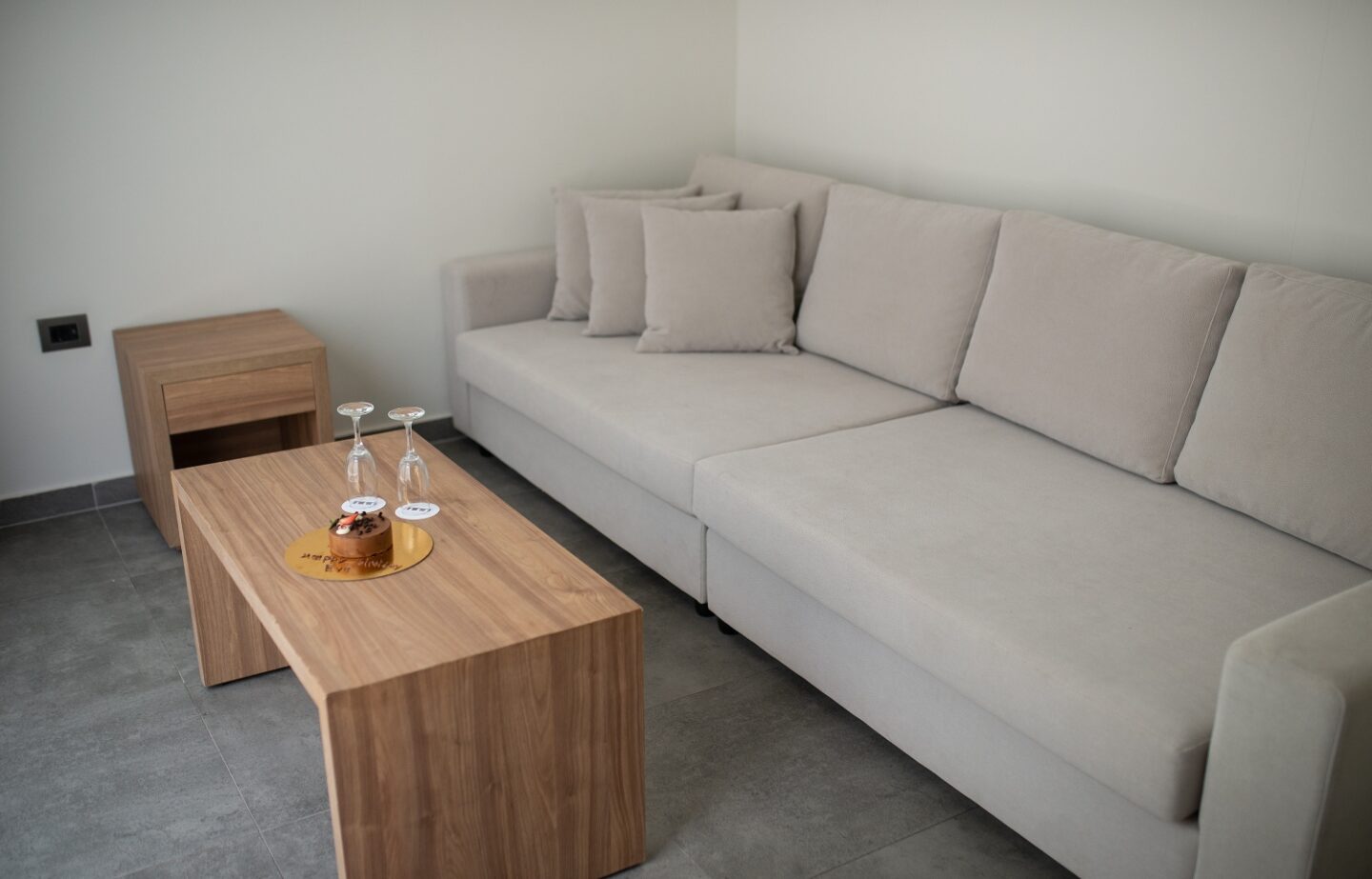 A picture of the inside of the Lindo's Grand Hotel & Spa Suit rooms.