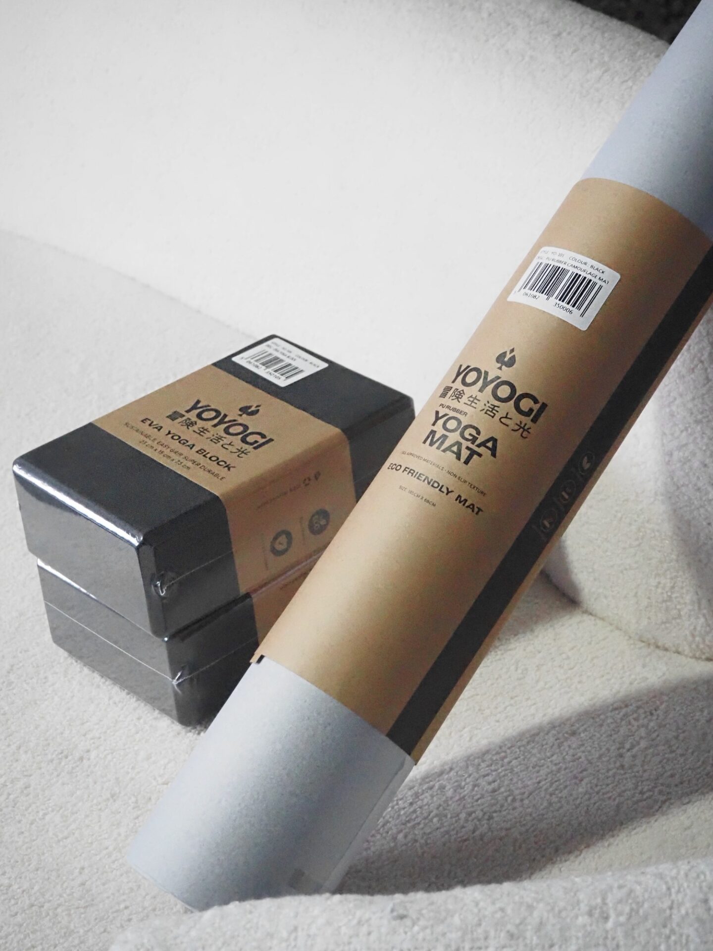 A picture of the Yoyogi mat & blocks available at Yoyogi.